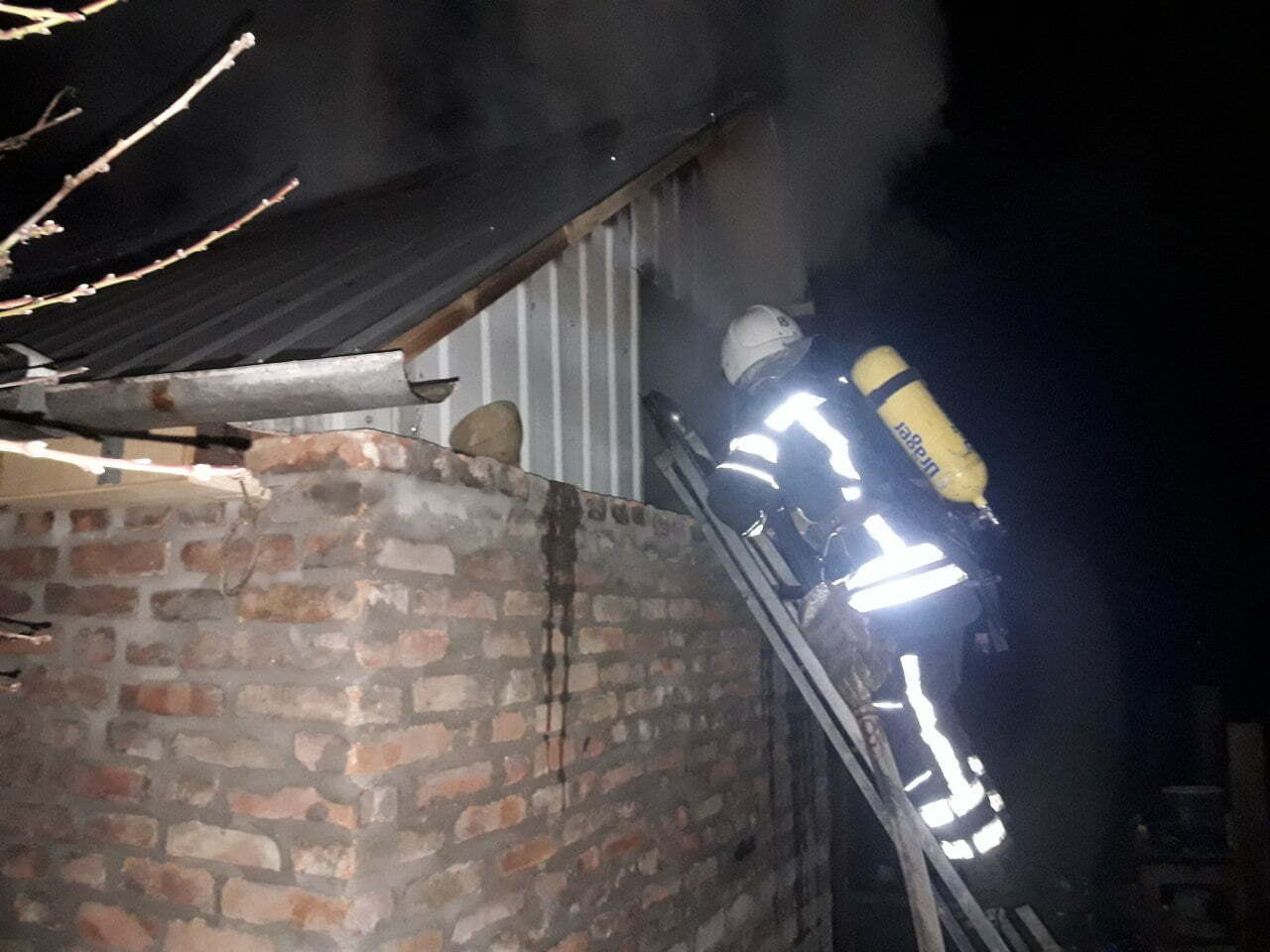 Кіровоградська область: рятувальники приборкали 3 пожежі, на одній з яких загинула жінка