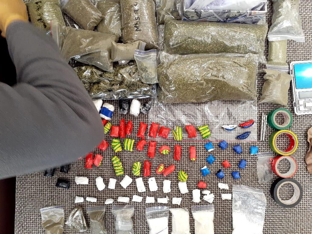 У Сумах припинено діяльність групи наркоторговців – вилучено понад 4,5 кг наркотиків (ФОТО)