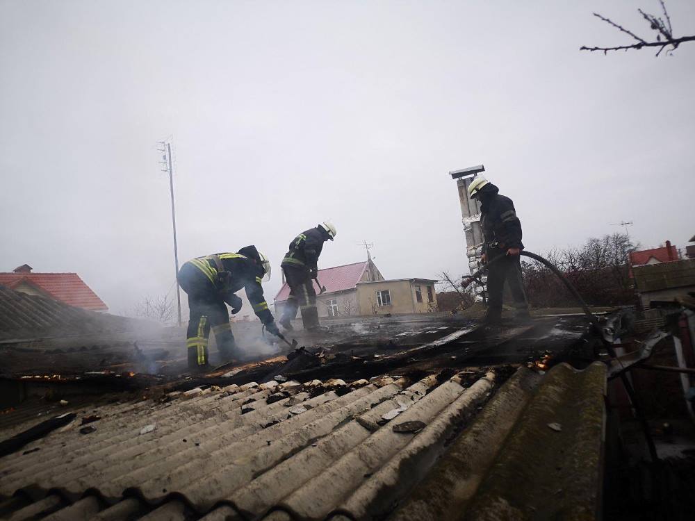 м. Одеса: рятувальники ліквідували пожежу у одноповерховому житловому будинку