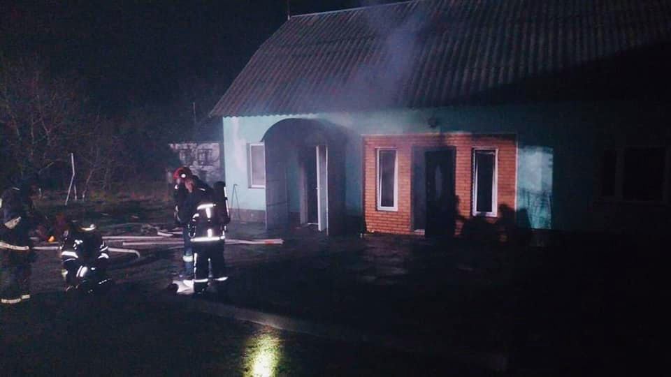 Львівська область: внаслідок пожежі в будинку власник отруївся продуктами горіння
