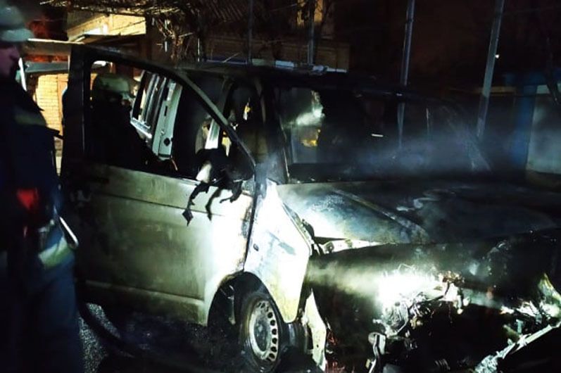 Дніпропетровська область: надзвичайники ліквідували займання мікроавтобуса