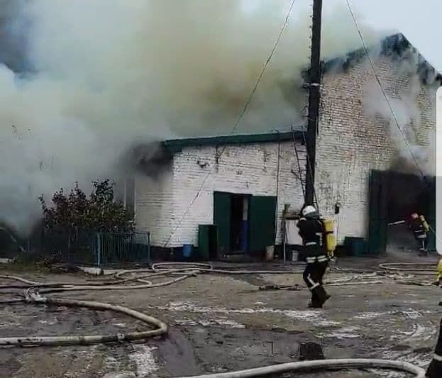 Вогнеборці Кіровоградщини приборкали 3 пожежі та запобігли знищенню вогнем приватних будинків і сільгосптехніки