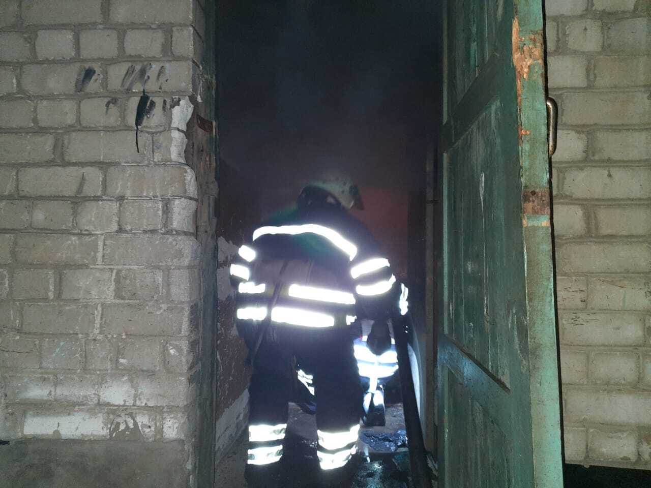 Київська область: під час пожежі у будинку евакуйовані 20 чоловік