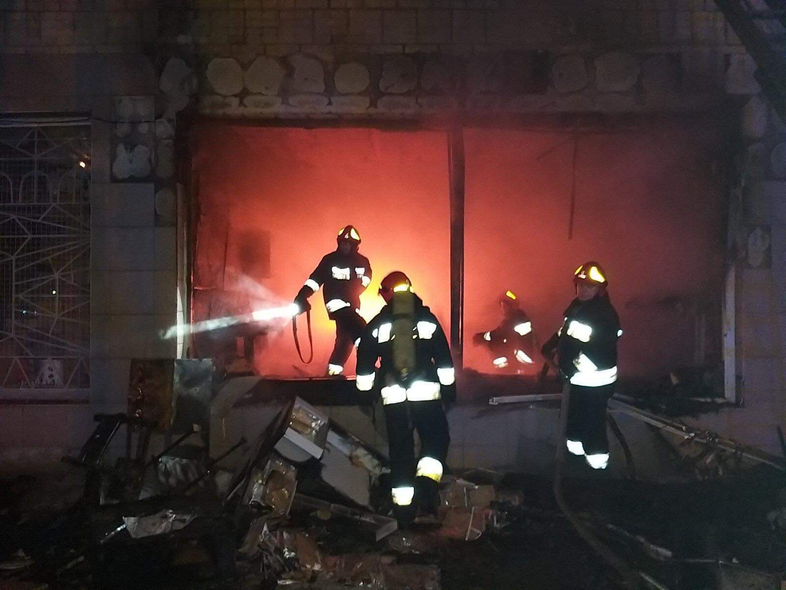 м. Вінниця: ліквідовано пожежу в будівлі взуттєвої майстерні