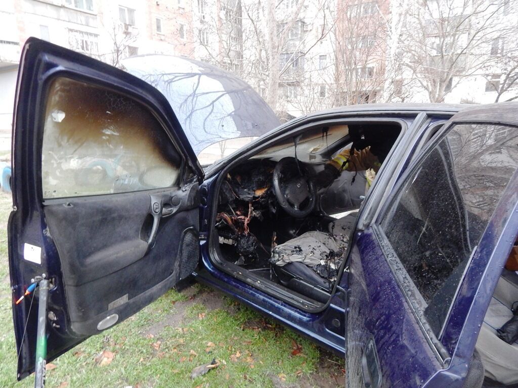 Херсонська область: скадовські рятувальники ліквідували загорання легкового автомобіля