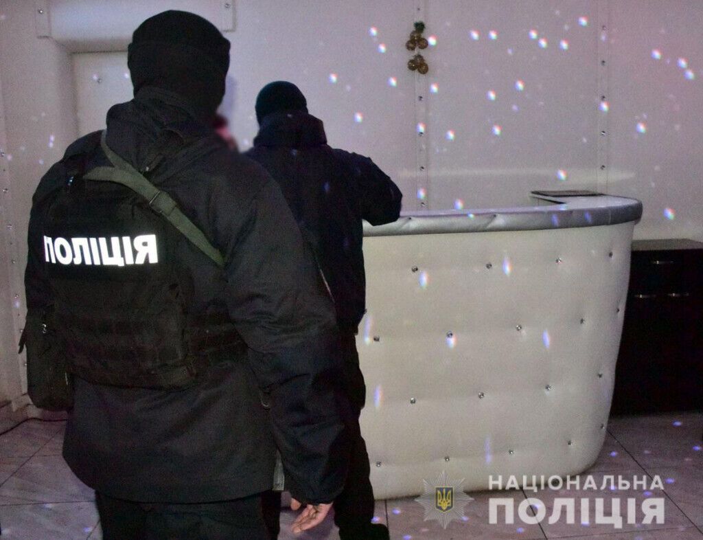 За місяць поліція Донеччини задокументувала понад 3300 порушень карантинних обмежень щодо використання масок (ВІДЕО)