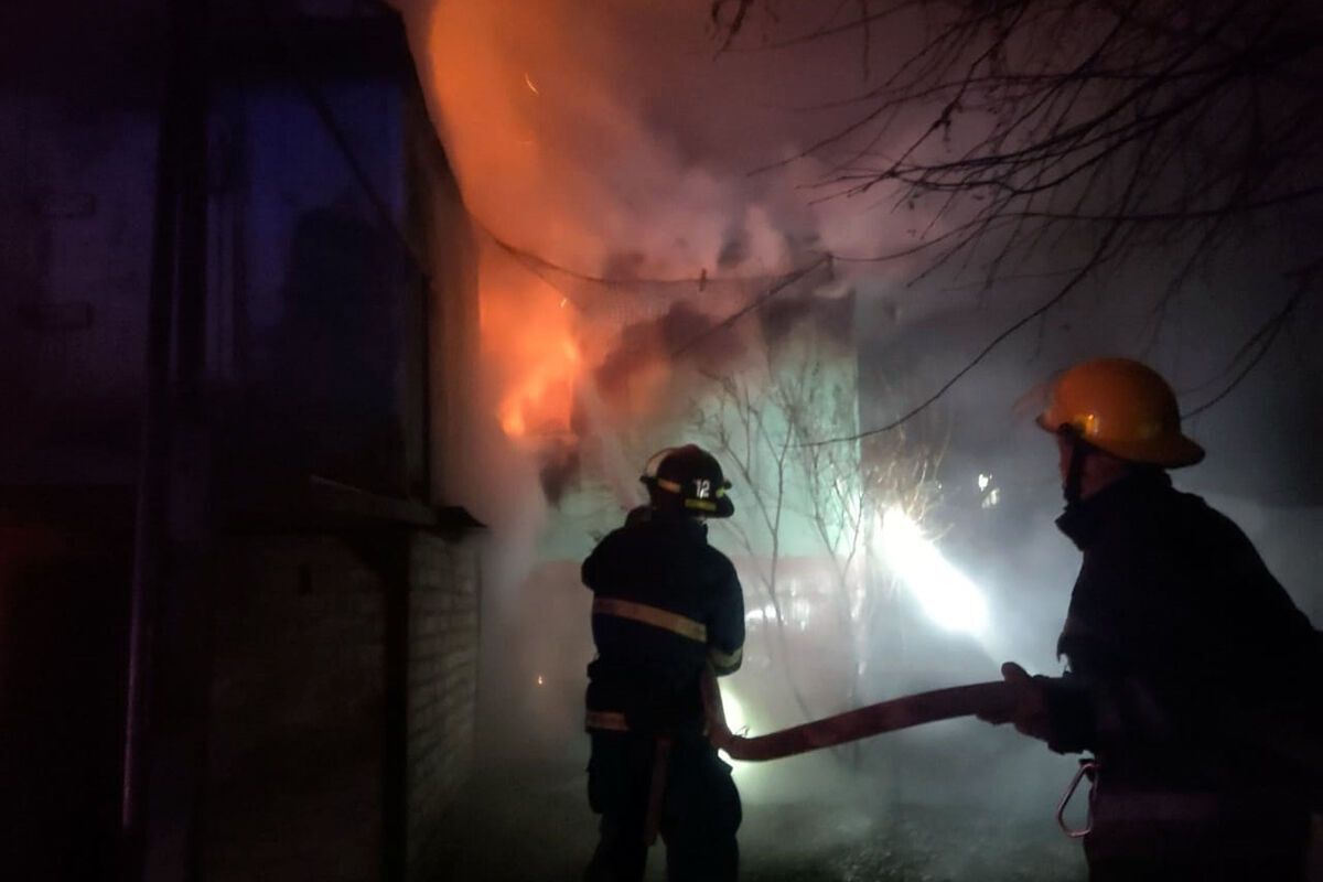 Дніпропетровська область: вогнеборці ліквідували пожежу у 3 господарських спорудах