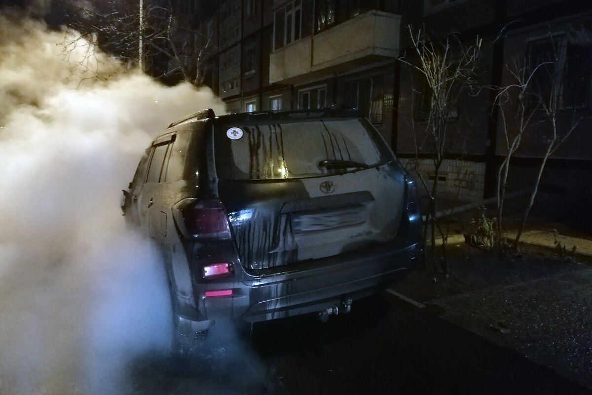 м. Дніпро: співробітники ДСНС ліквідували загорання у двох легкових автомобілях