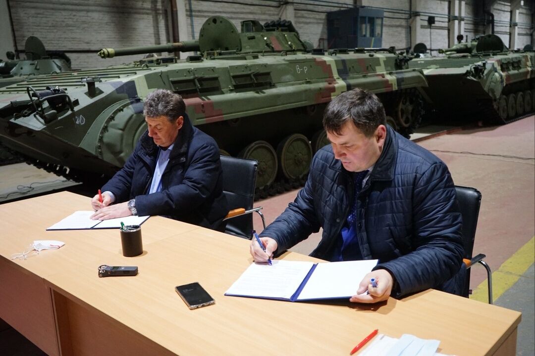 Житомирський бронетанковий за рік збільшив потужності майже на 20%