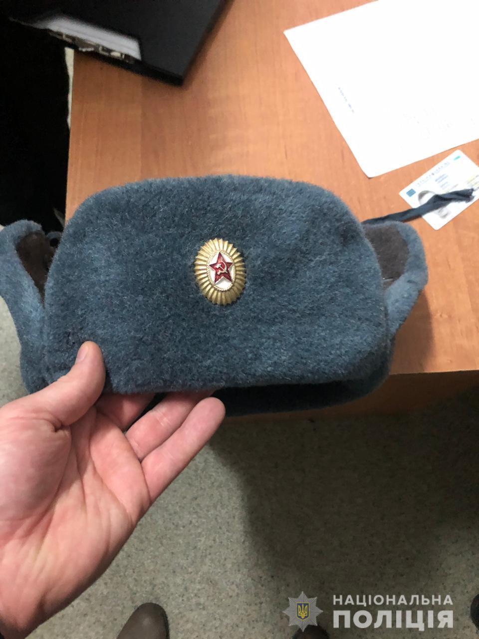 У Львові відкрили справу через «радянську» шапку відвідувача кафе