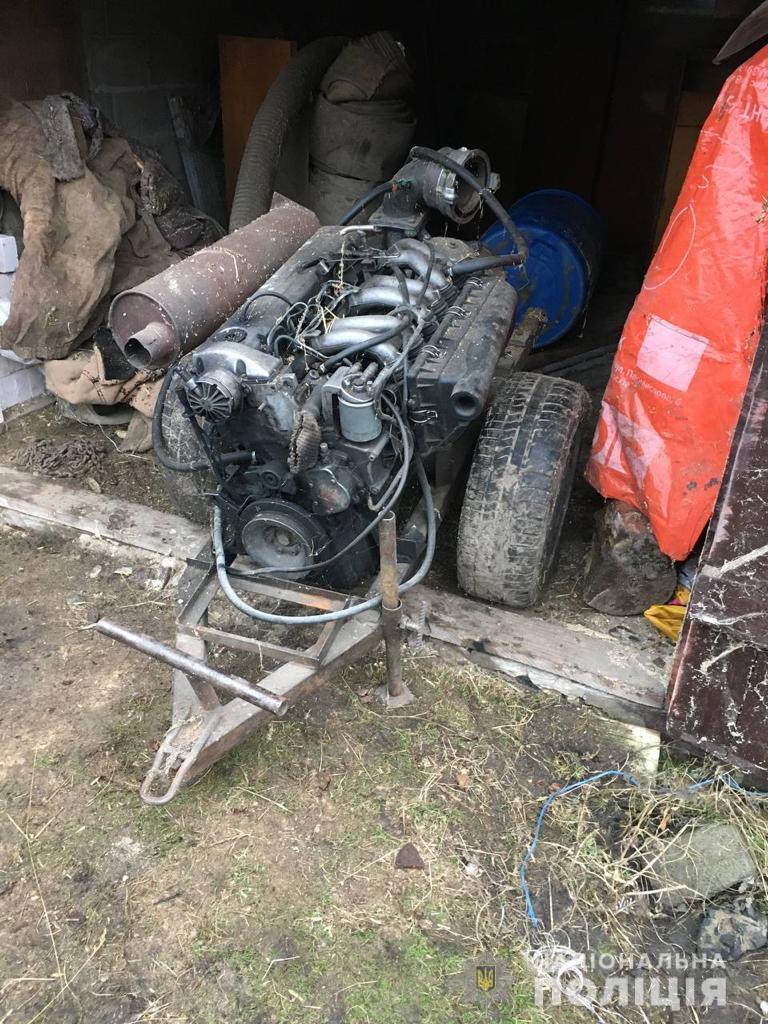 На Рівненщині під час обшуків поліцейські вилучили каміння бурштину-сирцю майже на 30 тисяч доларів США