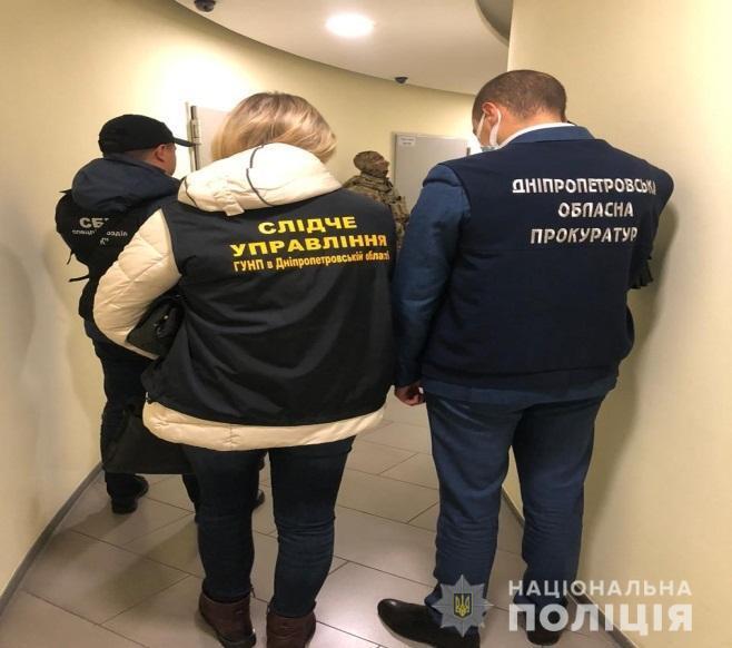 На Дніпропетровщині правоохоронці ліквідували конвертаційний центр з мільйонними оборудками