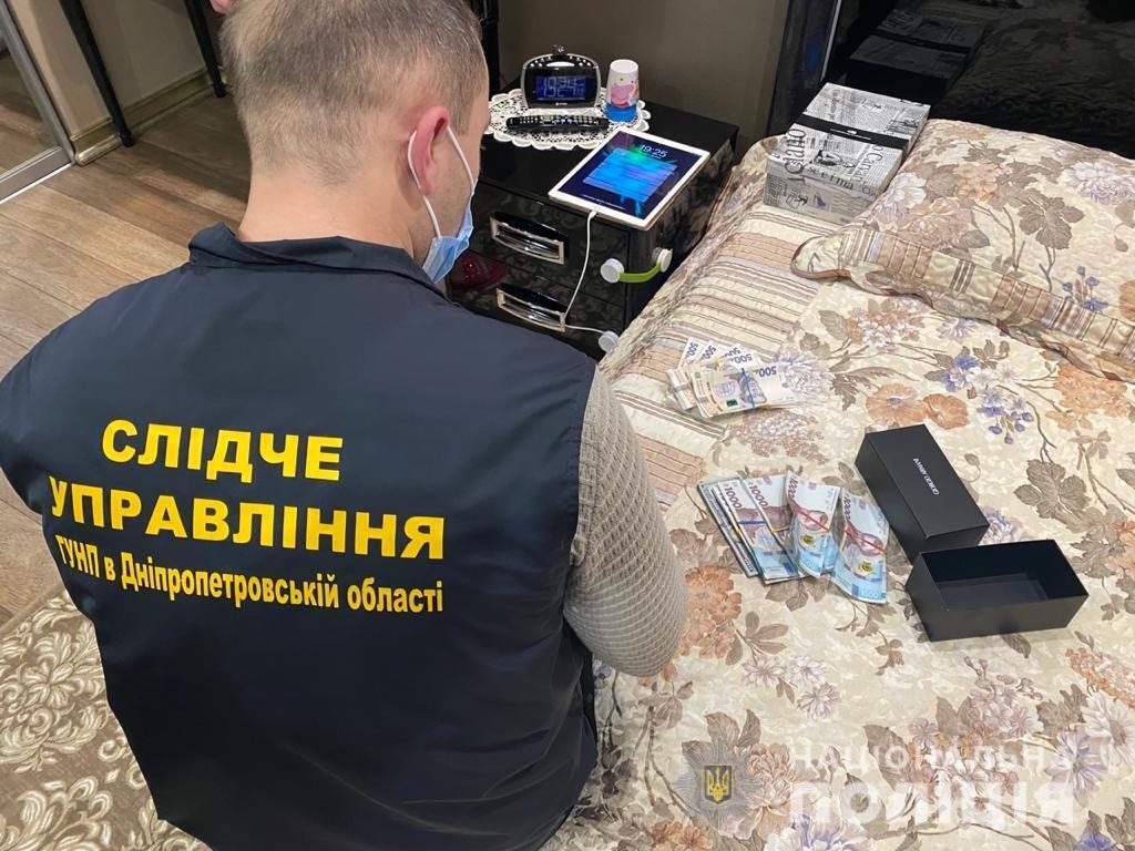 На Дніпропетровщині правоохоронці ліквідували конвертаційний центр з мільйонними оборудками