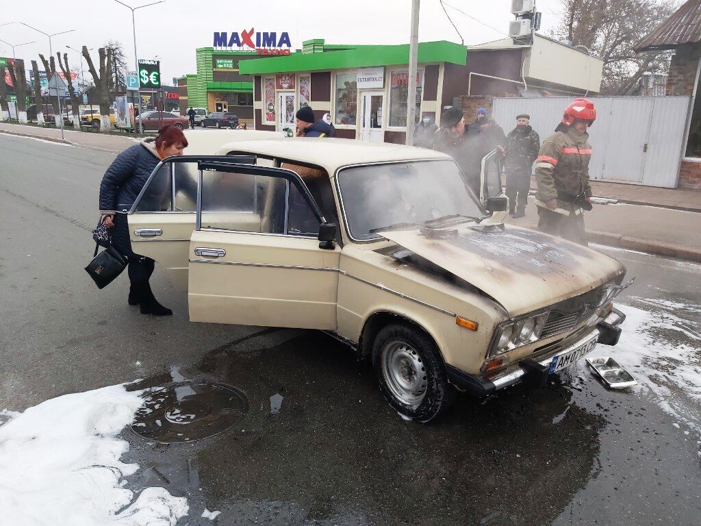 Житомирська область: вогнеборці ліквідували загоряння легкового автомобіля