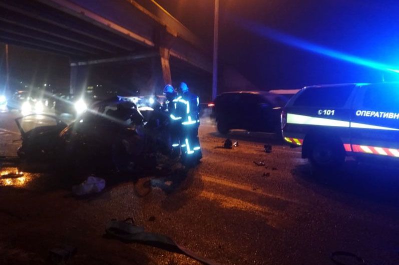 Дніпропетровська область: рятувальники вилучили тіло загиблого водія з понівеченої автівки