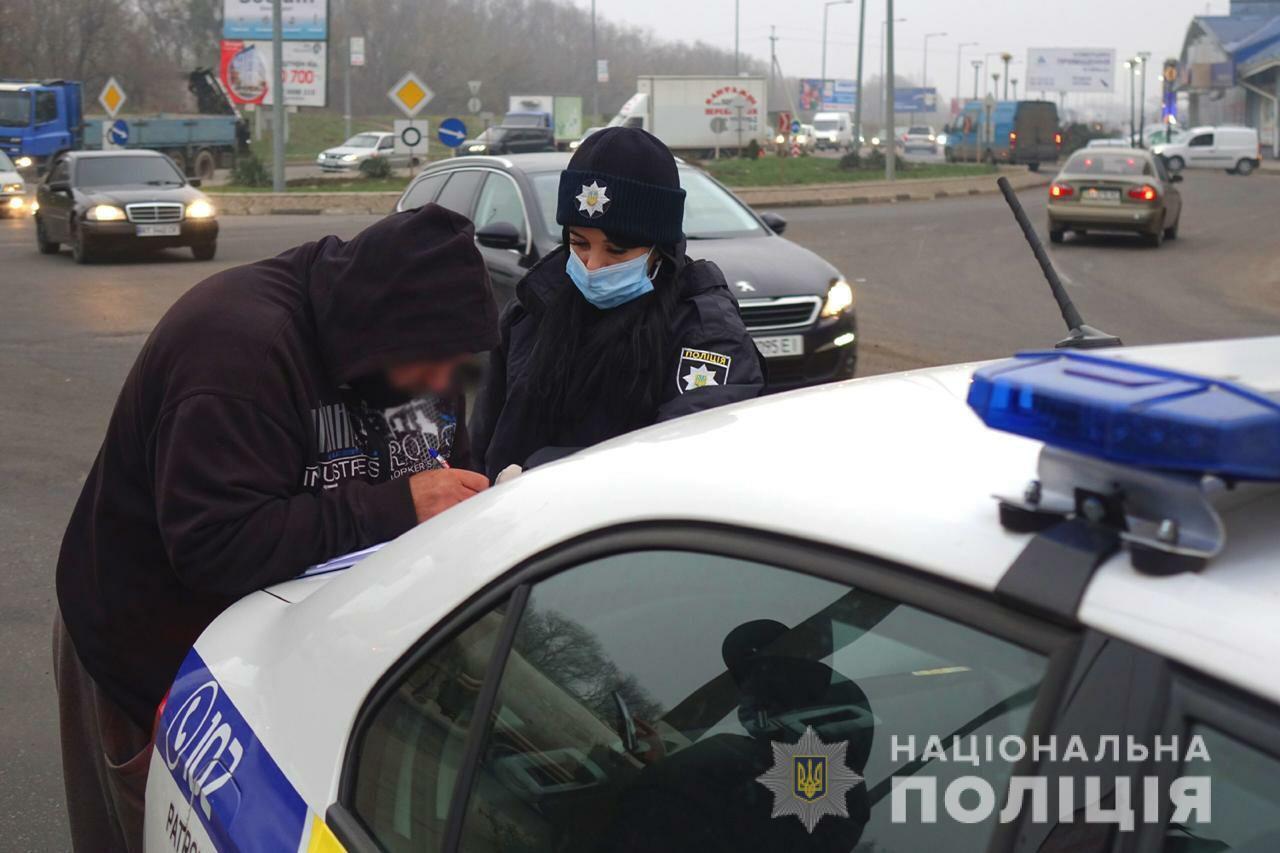 Поліцейські Івано-Франківщини затримали злочинну групу, яка обкрадала будинки прикарпатців