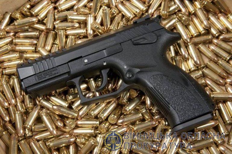 12 років позбавлення волі за збут наркотиків і зброї – засуджено організатора злочинної групи та його спільників (ФОТО)