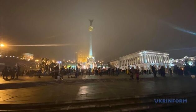 На Майдані залишаються кількасот мітингувальників