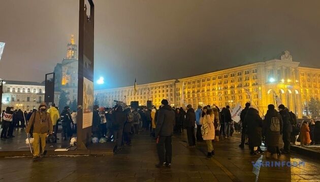 На Майдані залишаються кількасот мітингувальників