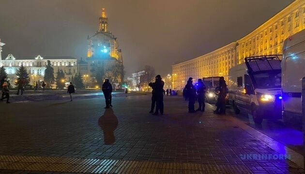 На Майдані залишаються кількасот мітингувальників