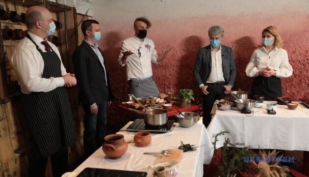Кулінарний батл урядовців: стало відомо, чий борщ - найсмачніший