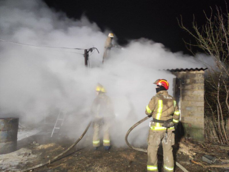 Донецька область: під час пожежі постраждали дві особи