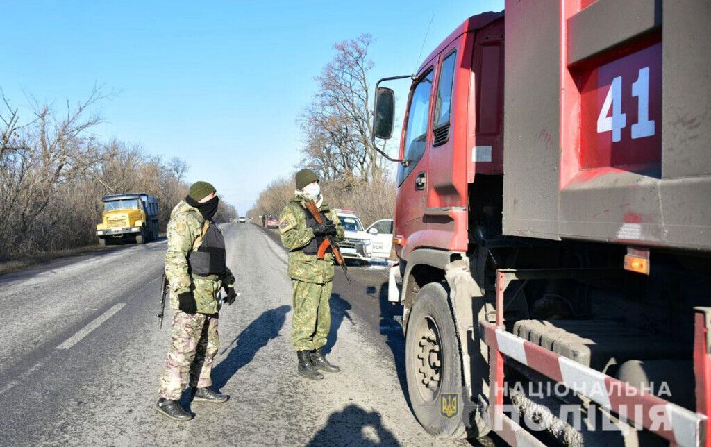 Правоохоронці Донеччини провели оперативне відпрацювання Добропілля та Білицького (ВІДЕО)