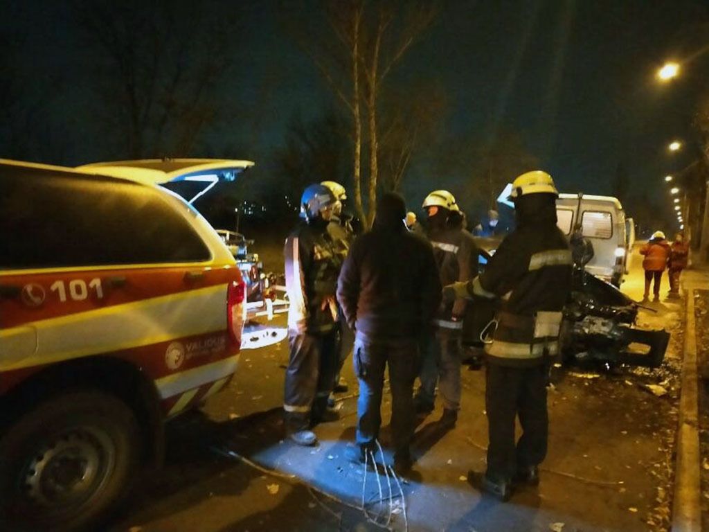 Дніпропетровська область: внаслідок дорожньо-транспортної пригоди постраждало 2 особи та 1 особа загинула