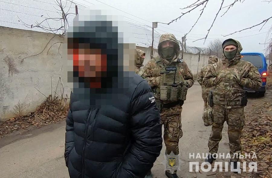 На Одещині правоохоронці викрили групу осіб, які займалися розповсюдженням наркотичних та психотропних речовин
