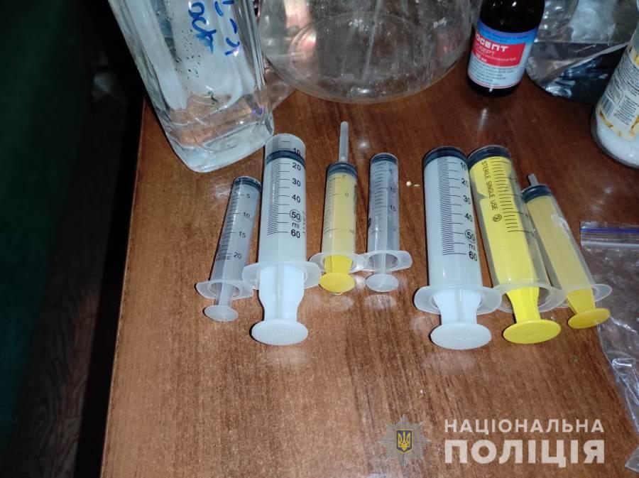 В Одесі правоохоронці припинили функціонування нарколабораторії