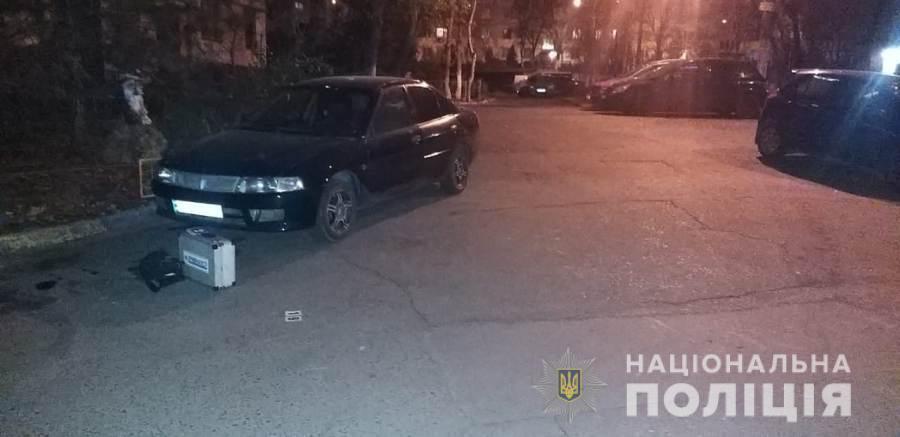 На Одещині поліцейські розслідують обставини озброєного хуліганства, в результаті якого поранення отримав 16-річний хлопець