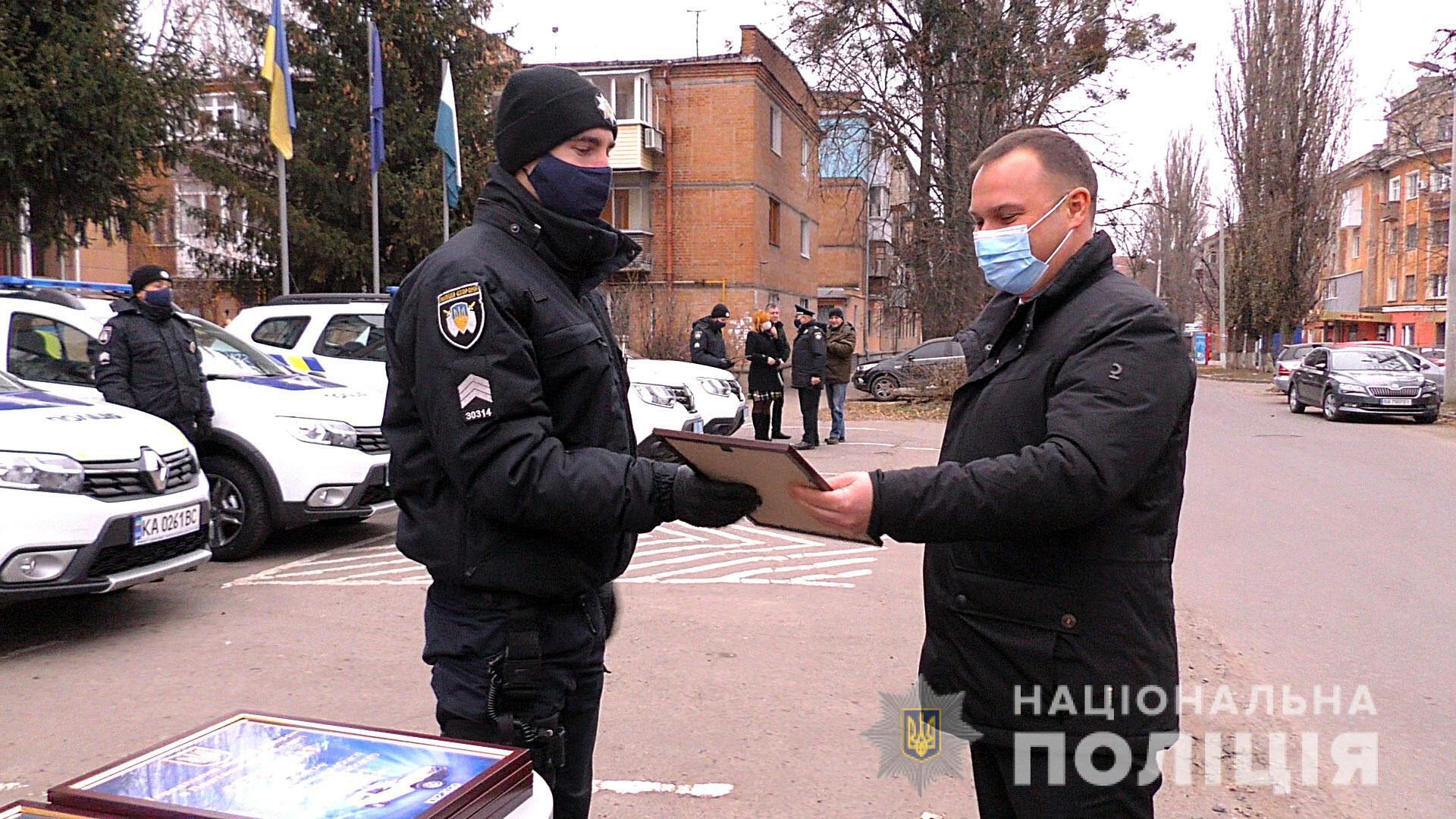 Нові службові автомобілі «Renault» поновили автопарк Управління поліції охорони Полтавщини