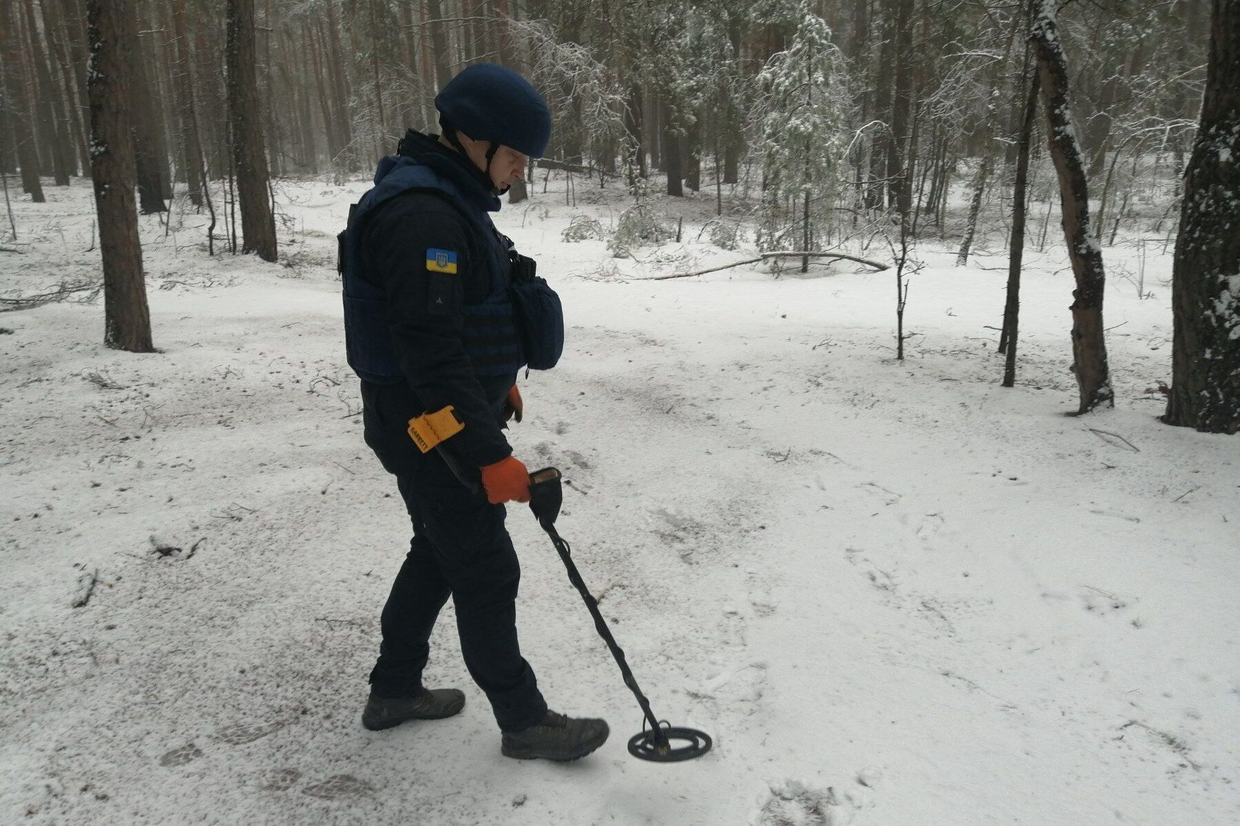 Чернігівська область: піротехніки ДСНС знищили артилерійський снаряд