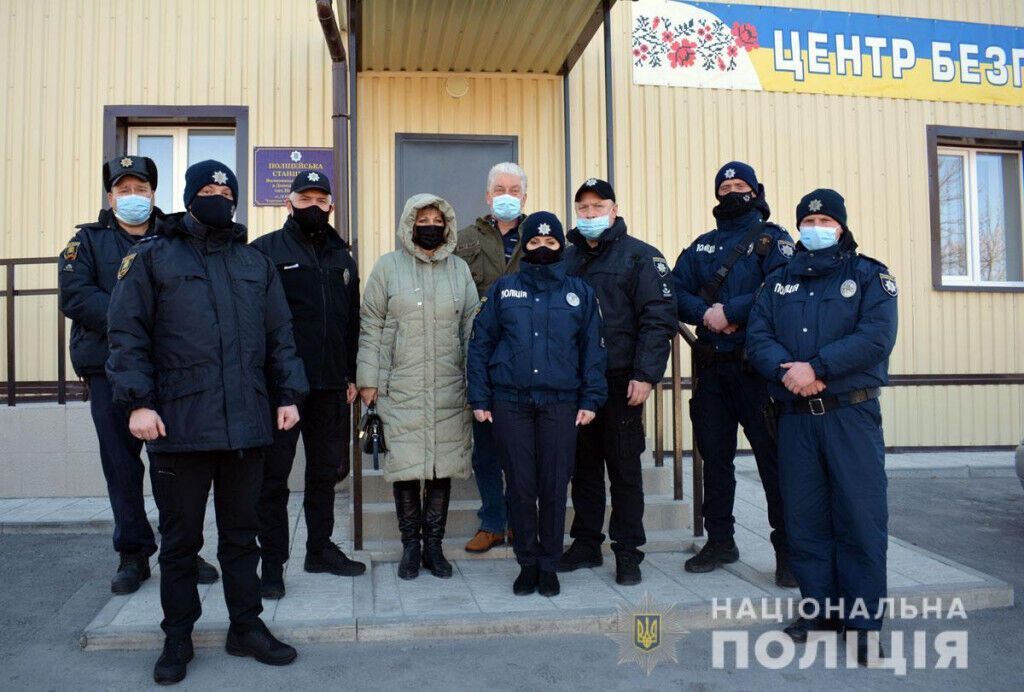 У Новотроїцькому презентували сучасну поліцейську станцію