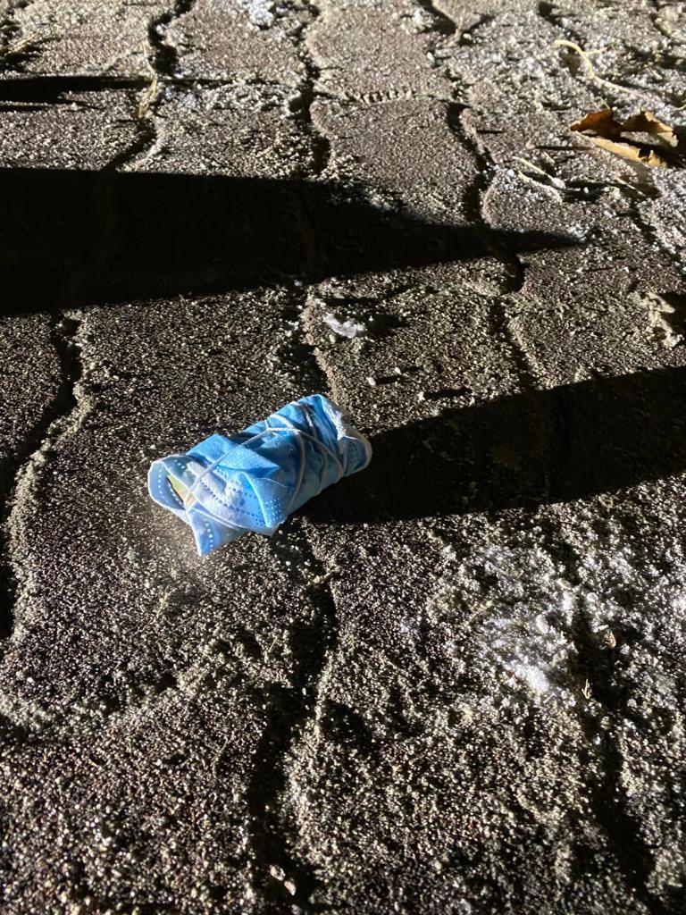 Щомісячна «оплата» за непритягнення до відповідальності – у Києві на хабарі викрито поліцейського (ФОТО)