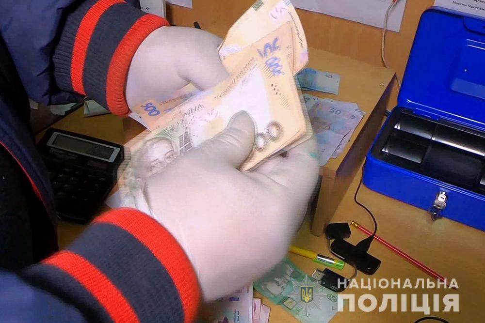 В Одесі правоохоронці викрили працівників медцентру у незаконній видачі рецептів на право придбання наркотичних засобів та психотропів