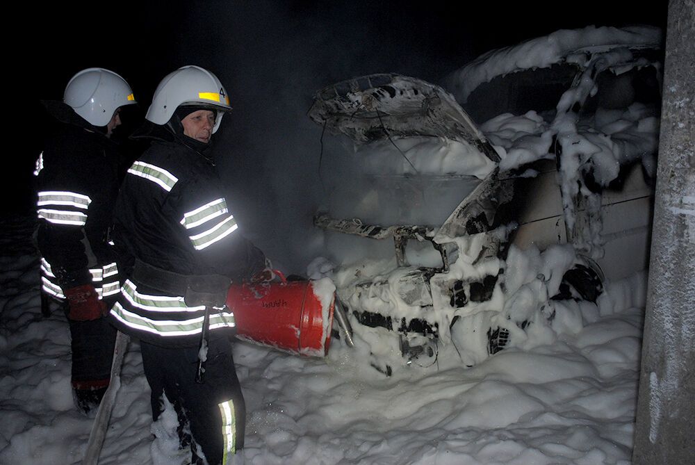 м. Миколаїв: рятувальники загасили пожежу автомобіля