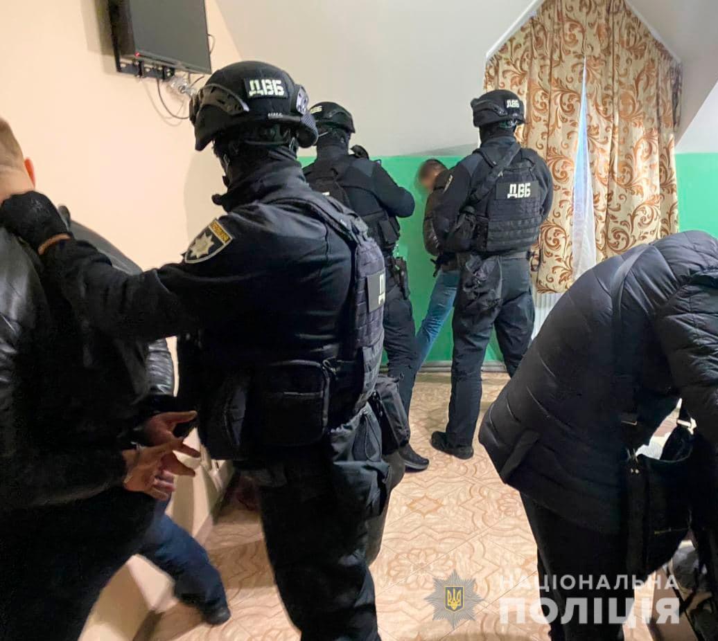 На Дніпропетровщині правоохоронці затримали учасників злочинної організації