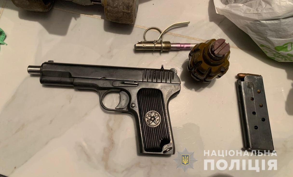 Внутрішня безпека поліції встановила підозрюваного у підпалі автомобіля поліцейського Києва