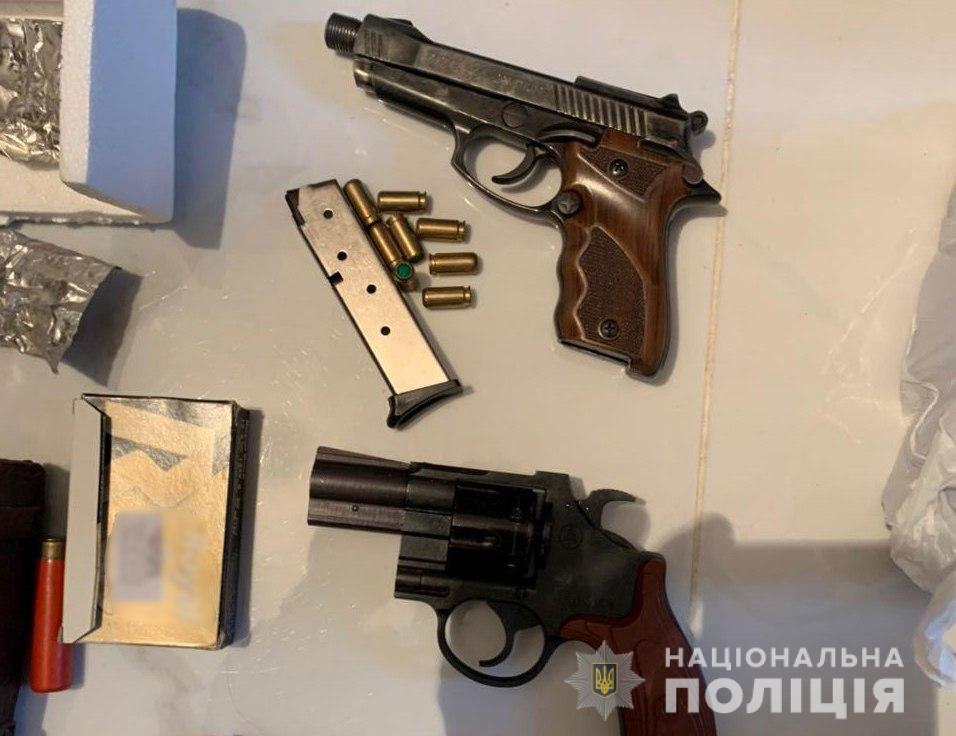 Внутрішня безпека поліції встановила підозрюваного у підпалі автомобіля поліцейського Києва