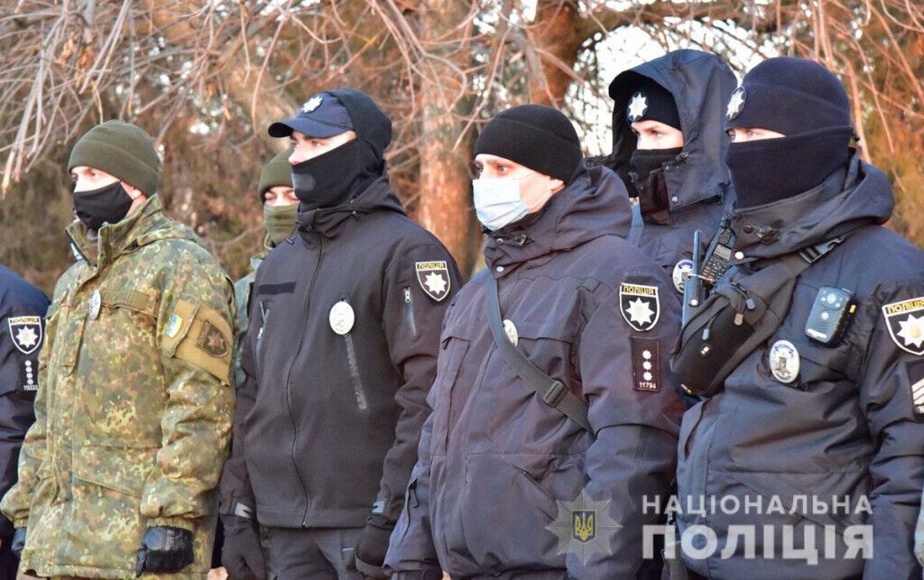 Правоохоронці Донеччини провели відпрацювання прифронтового Чермалика (ВІДЕО)