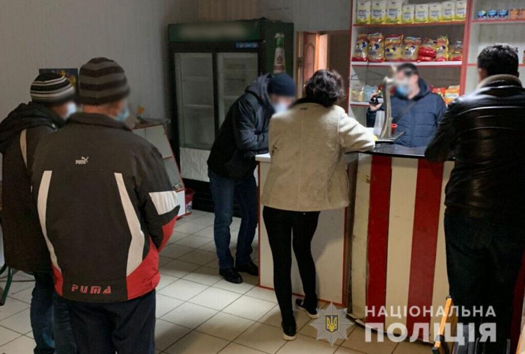 На Донеччині правоохоронці перекрили канал постачання фальсифікованих алкогольних напоїв