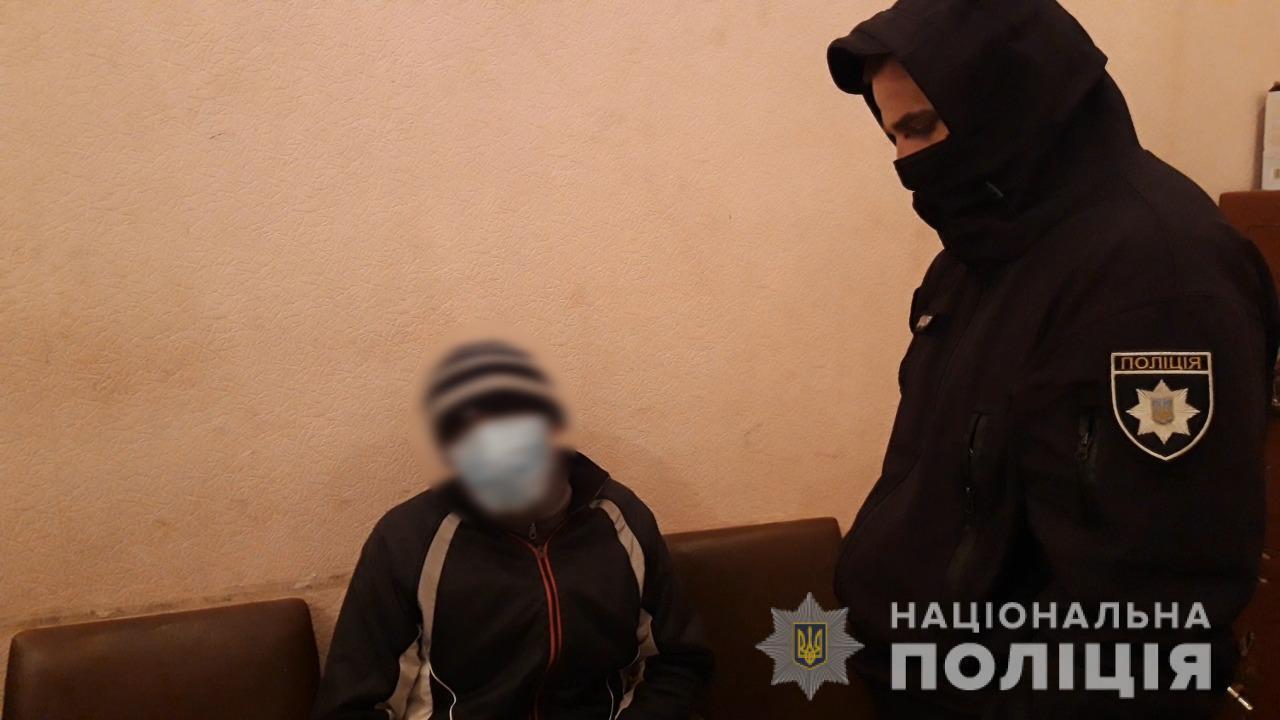 В Ізмаїлі поліцейські викрили зловмисника, який пограбував матір з маленькою дитиною