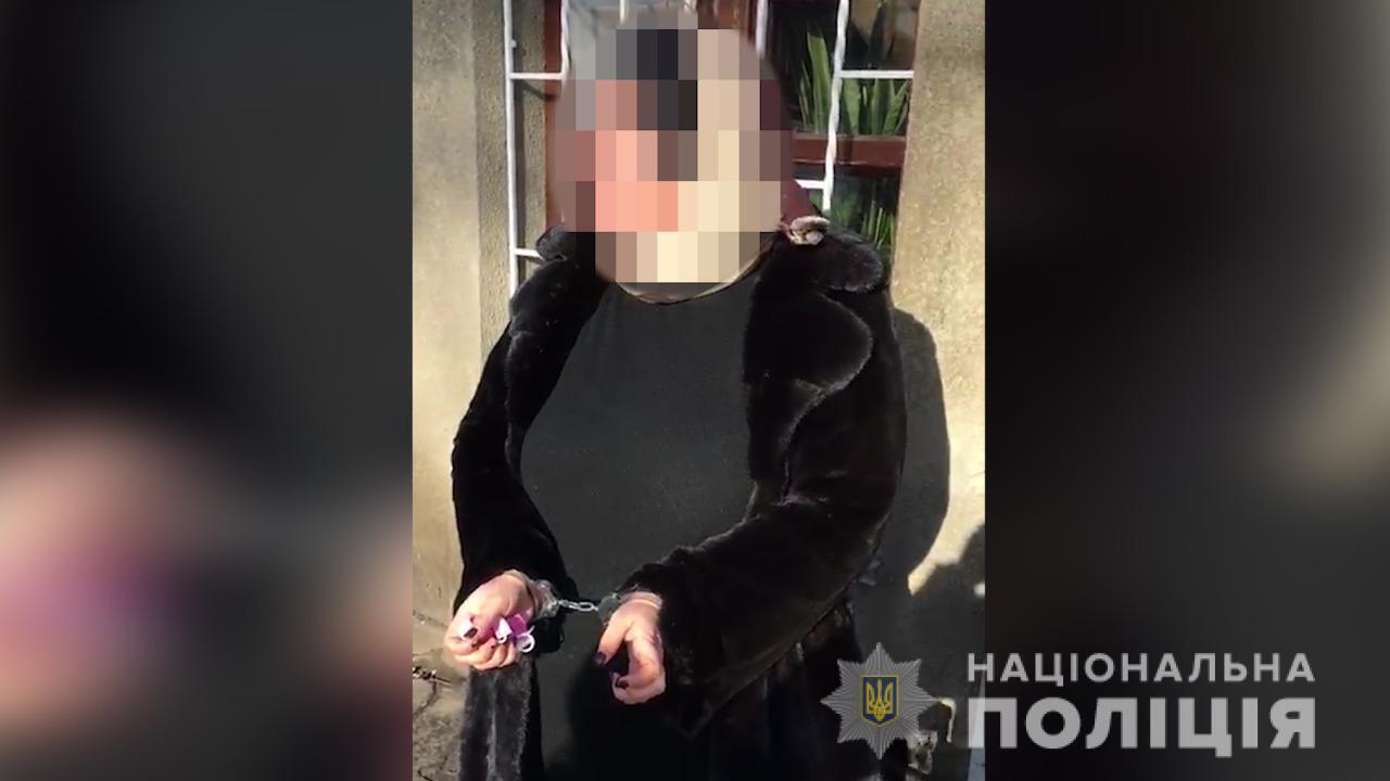 В Одесі поліцейські викрили жінку, яка під виглядом соцпрацівниці пограбувала подружжя пенсіонерів