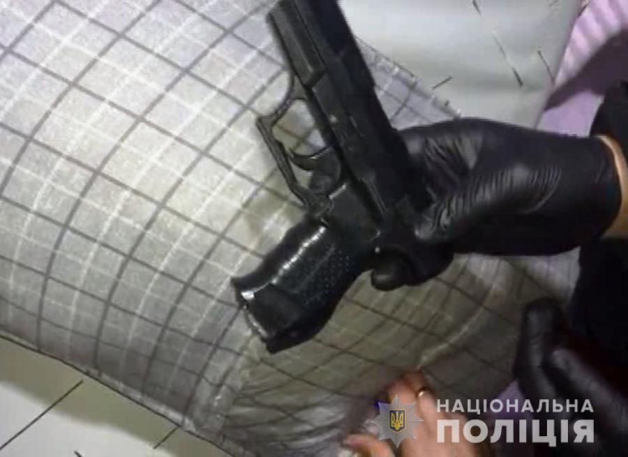 Одеські поліцейські затримали жителя області за підозрюю у низці розбійних нападів на торговельні заклади