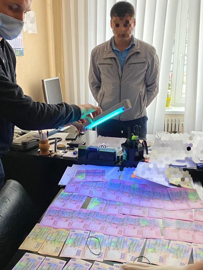 Одержання 21 тис. грн неправомірної вигоди — судитимуть проректора одного з університетів Харкова (ФОТО)