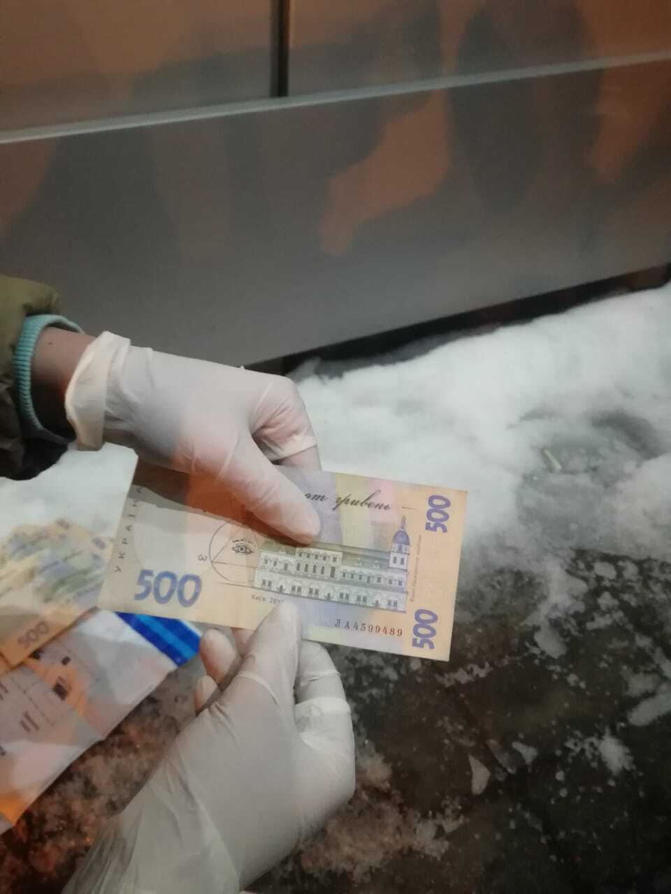 Вимагання та одержання 8 тис. грн неправомірної вигоди — лісничому повідомлено про підозру (ФОТО)