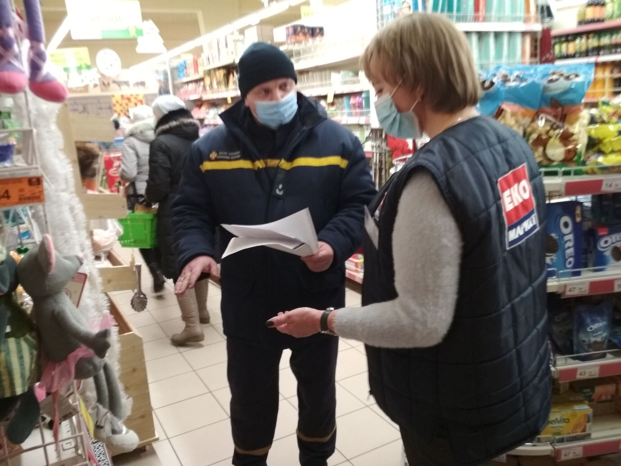 Волинська область: рятувальники нагадали персоналу торговельних закладів вимоги безпеки при реалізації піротехнічних