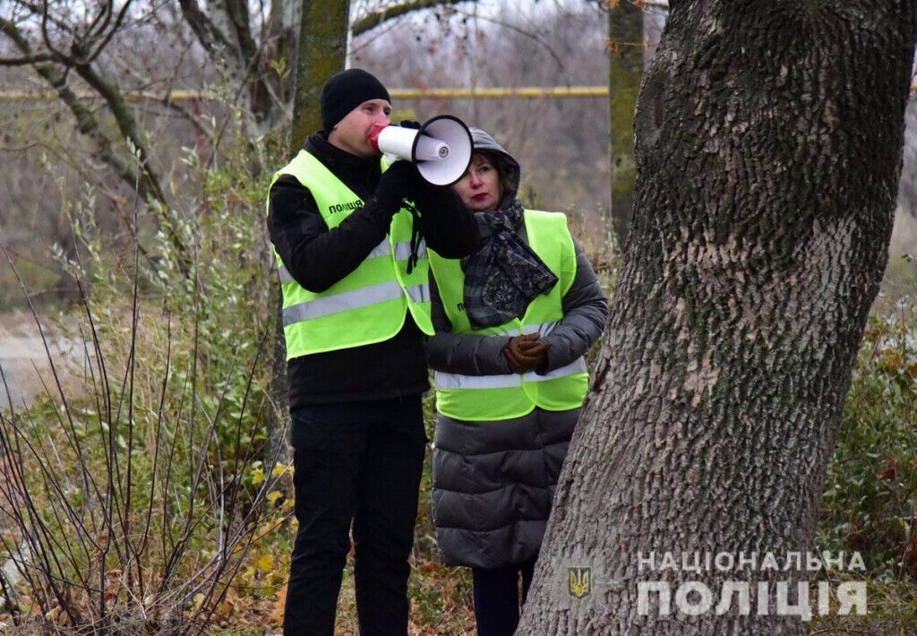 Поліція знешкодила озброєних злочинців і звільнила заручницю: навчальна спецоперація на Донеччині (ВІДЕО)