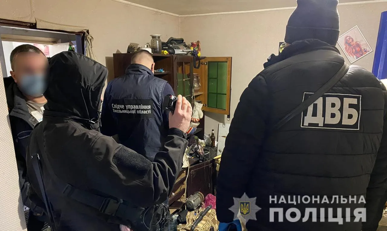 На Хмельниччині поліція затримала чоловіка на збуті наркотиків